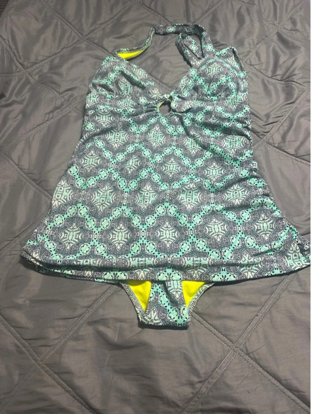 Swimsuit - Picture 3 of 6